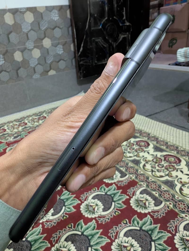 Google Pixel 7 4
