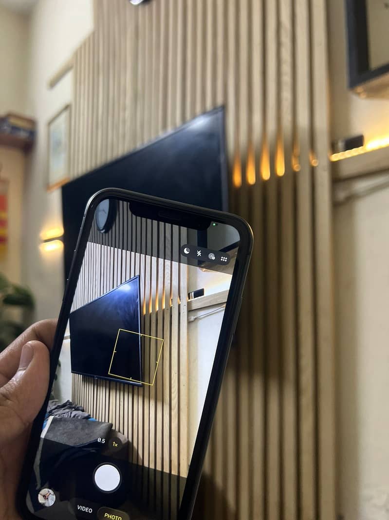 Apple iPhone 11 4