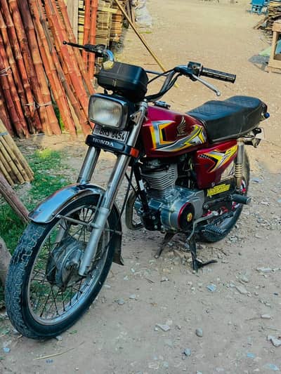 Honda 125 einge 10/10 black