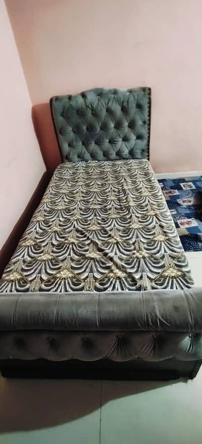 Single Bed and mattress for sale contact : 03097245550