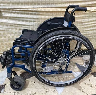 Sports wheelchair