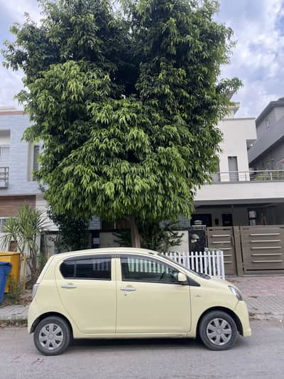 Daihatsu Mira 2011