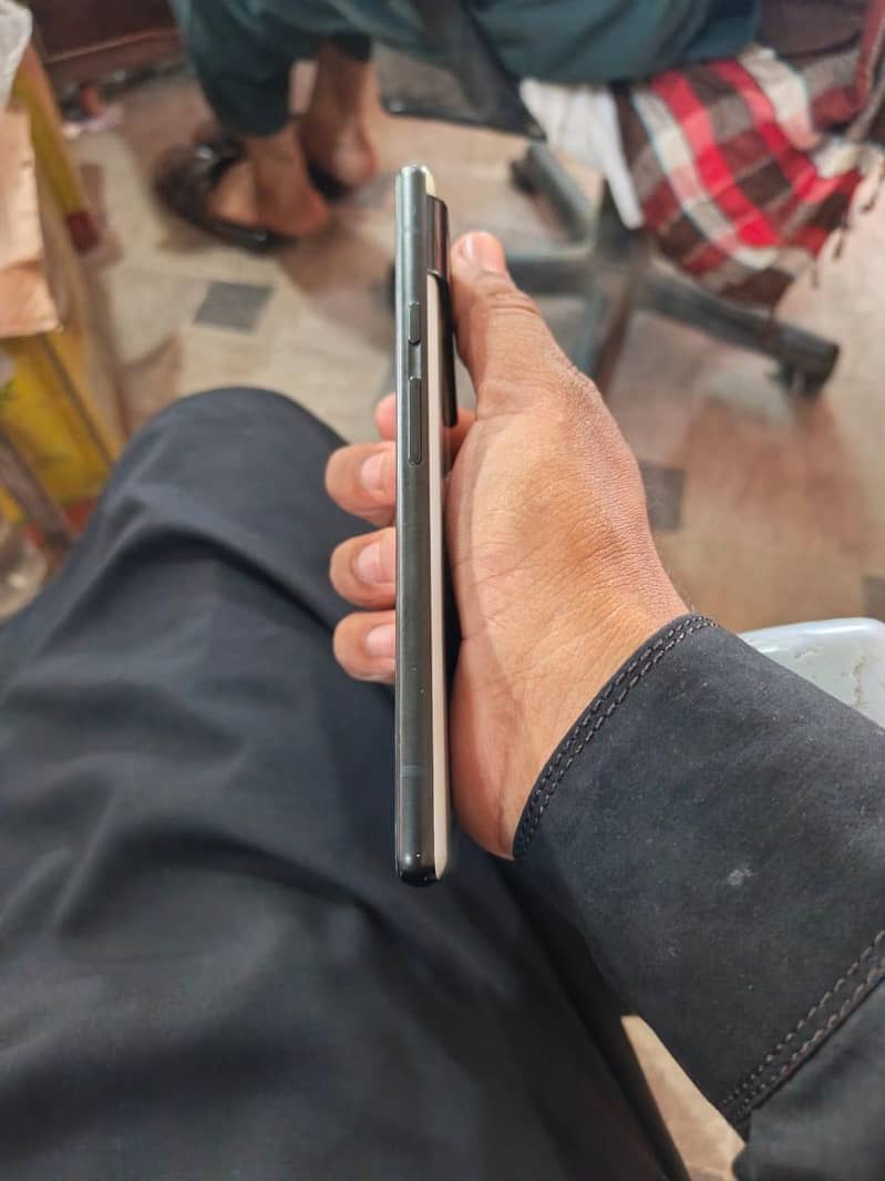 Google Pixel 6 4