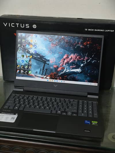 HP Victus with 32GB RAM and RTX 4050 6GB