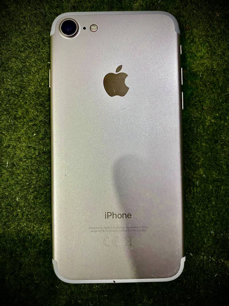 Apple iPhone 7 0