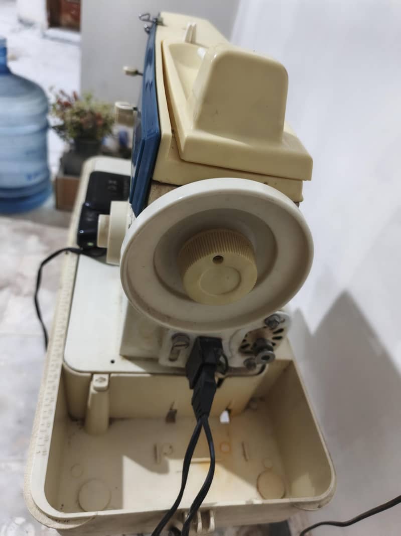 Singer Sewing Machine 2