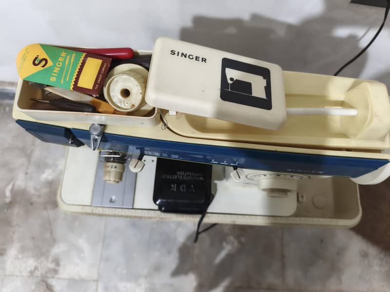 Singer Sewing Machine 3