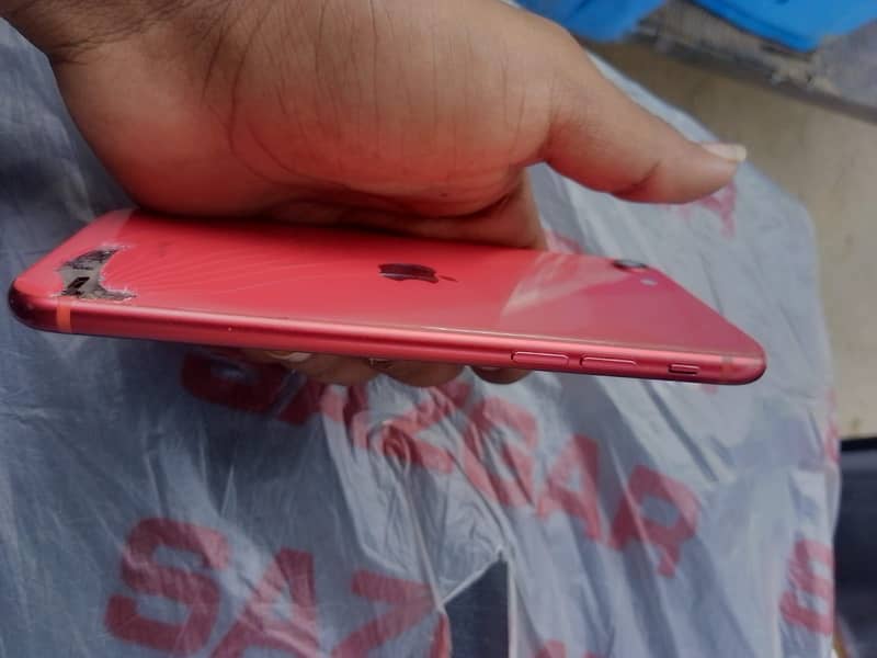 Apple iPhone SE 8