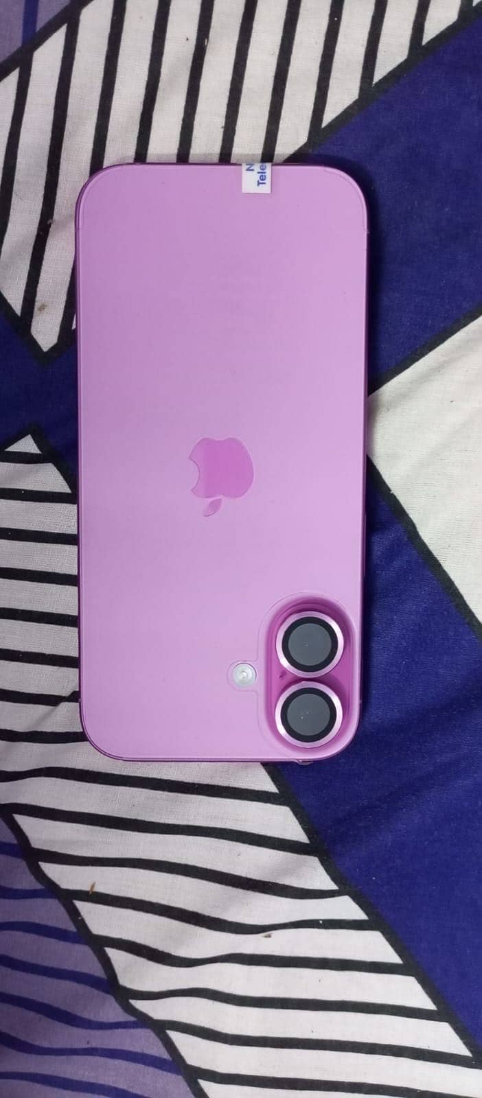 Apple iPhone 16 3
