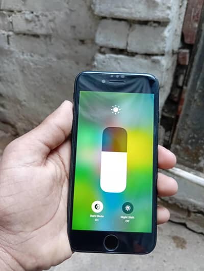 Apple iPhone 7