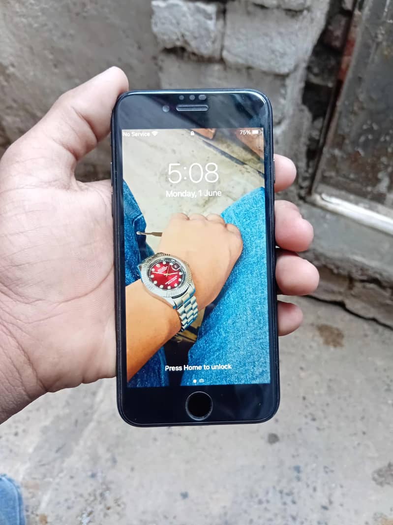 Apple iPhone 7 1