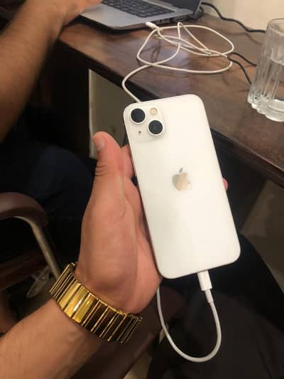 Apple iPhone 13