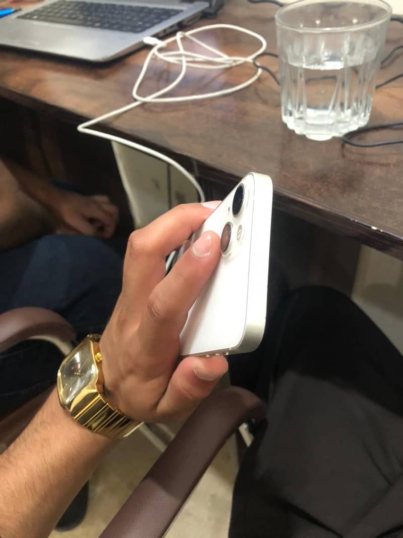 Apple iPhone 13 3