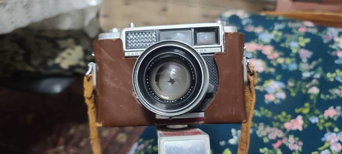 YASHICA LYNX 1000 VINTAGE(fully working)