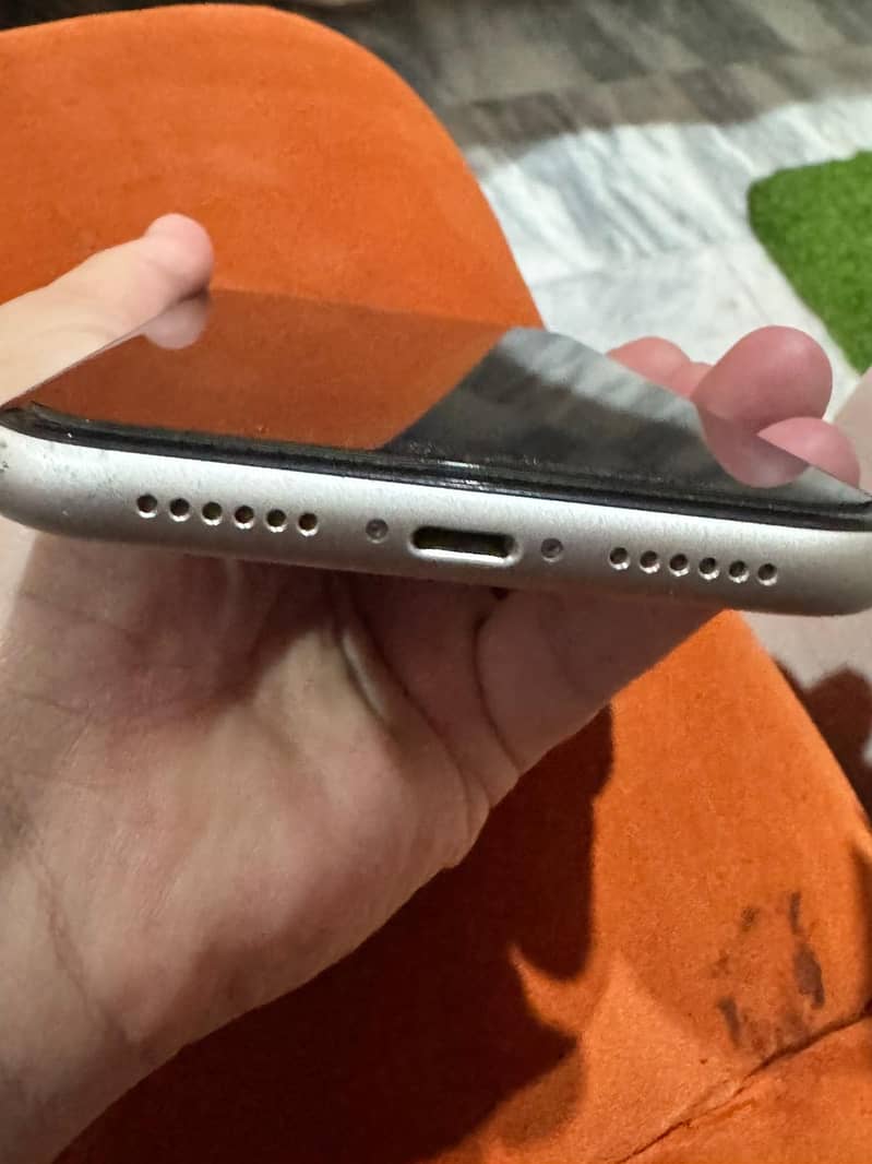 iPhone 11 1