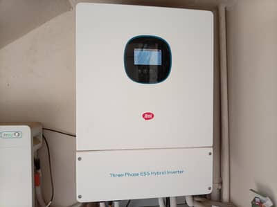 Itel 8 KW hybrid + Ongrid + 3 phase inverter + IP66
