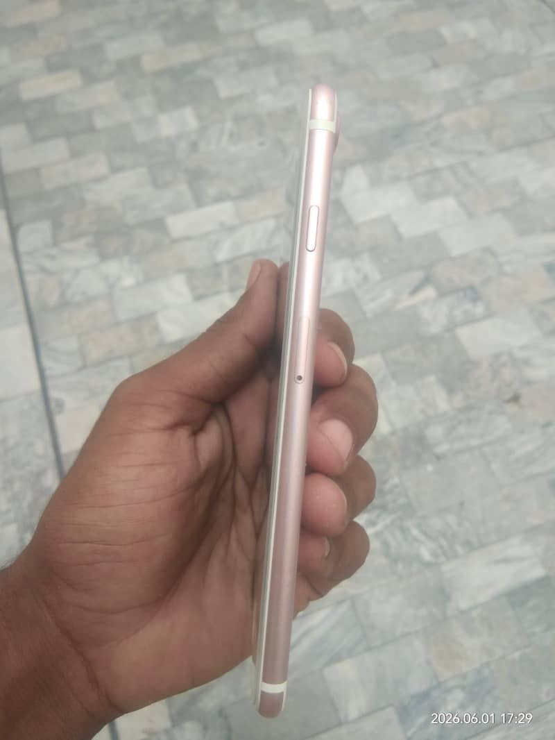 Apple iPhone 7 Plus 4