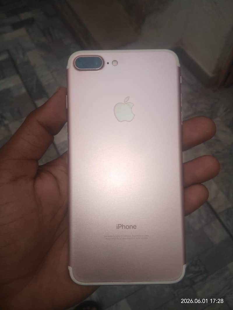 Apple iPhone 7 Plus 5