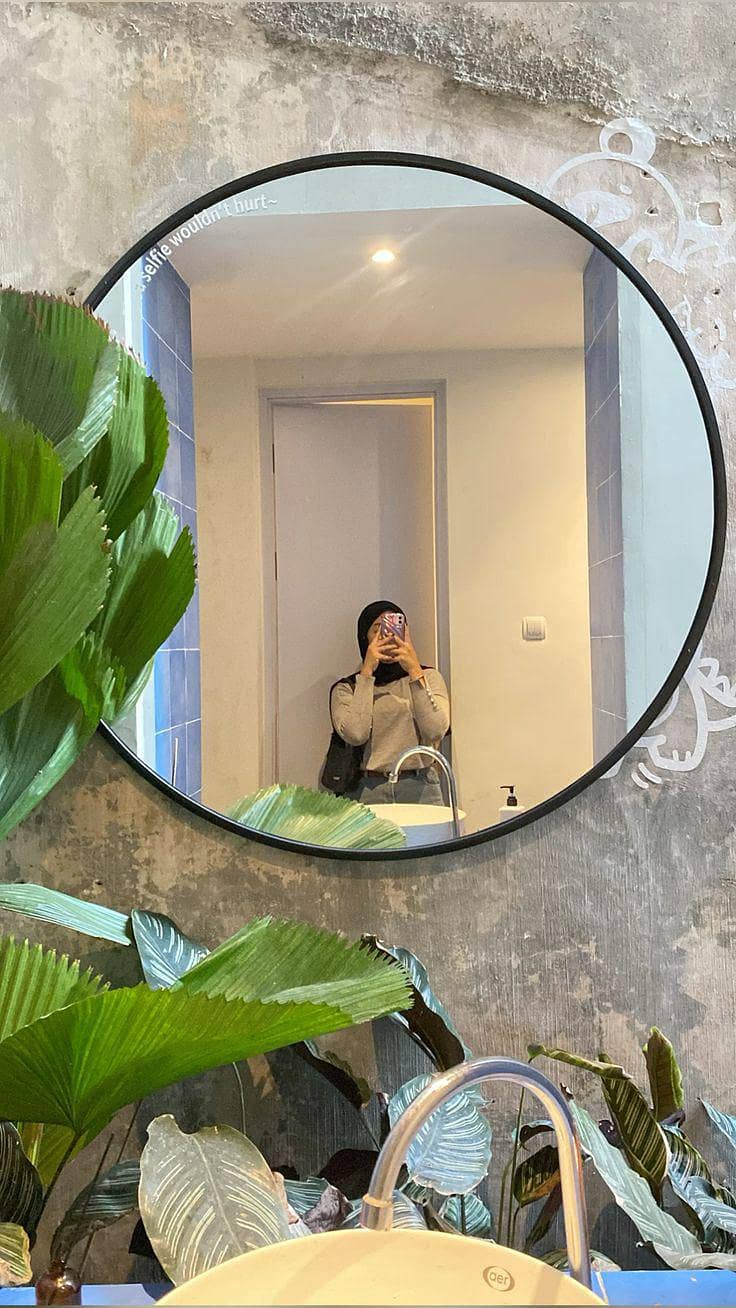 STAND MIRROR 4