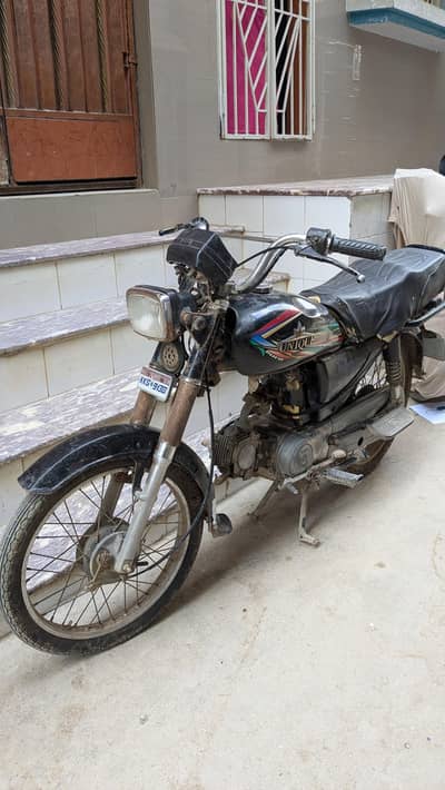 model Unique 2018 engine 10/10 body 10/8 one kick start