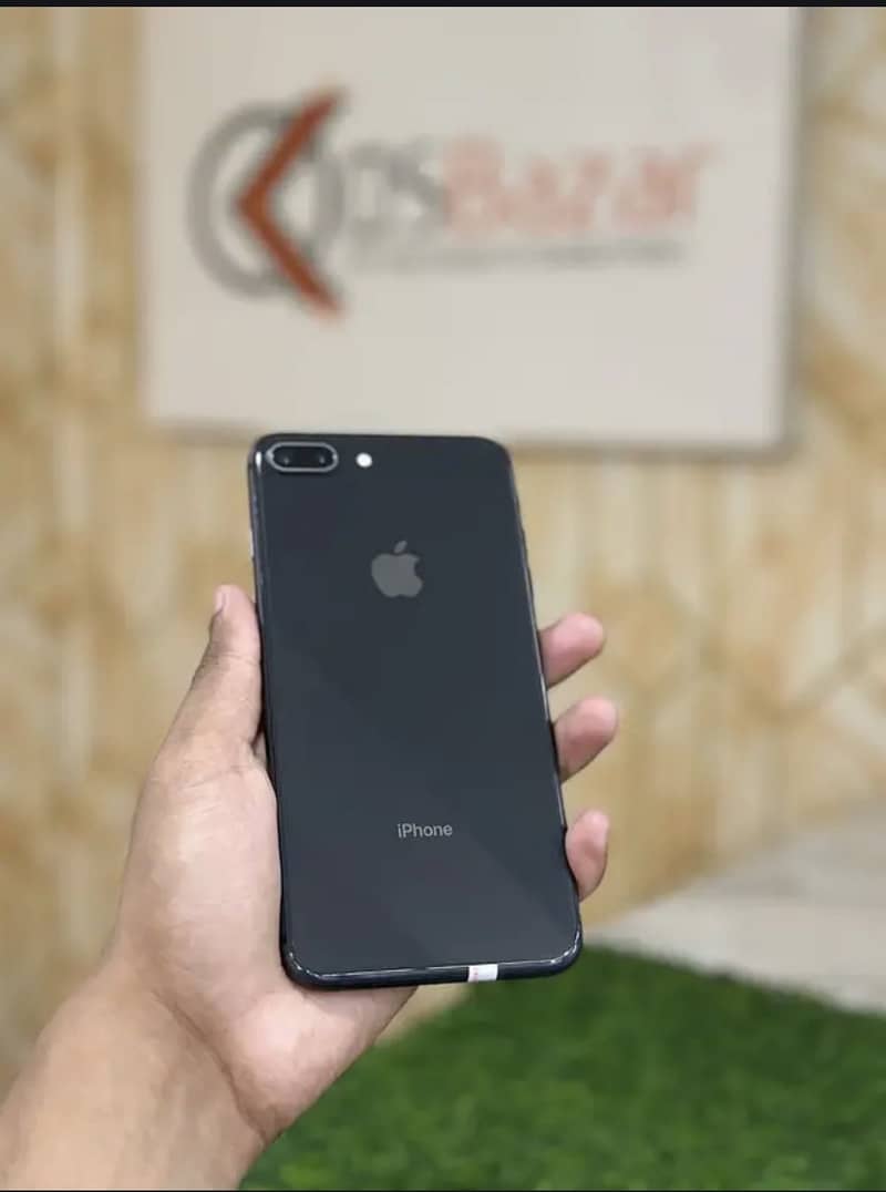 Apple iPhone 8 Plus 1