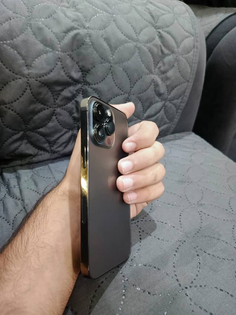 Apple iPhone 13 Pro 2