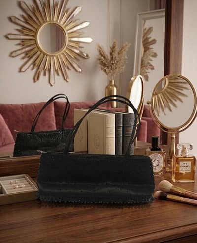 ​ MASSIVE PURSE SALE! 