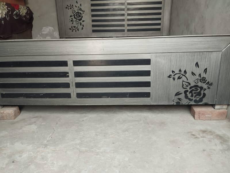 Bed with one side table 4