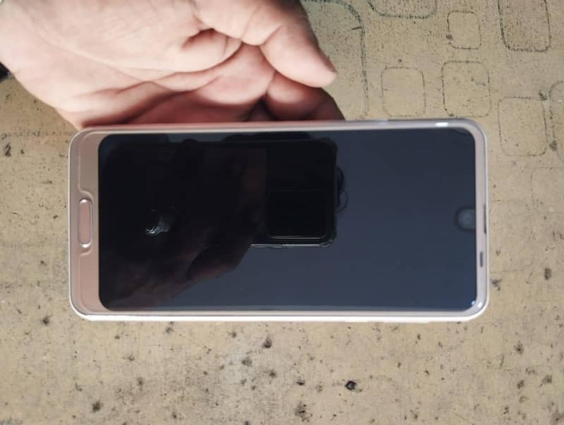 Sharp Aquos R2 0