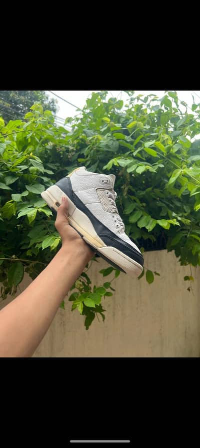 pre loved and thrifted sneakers