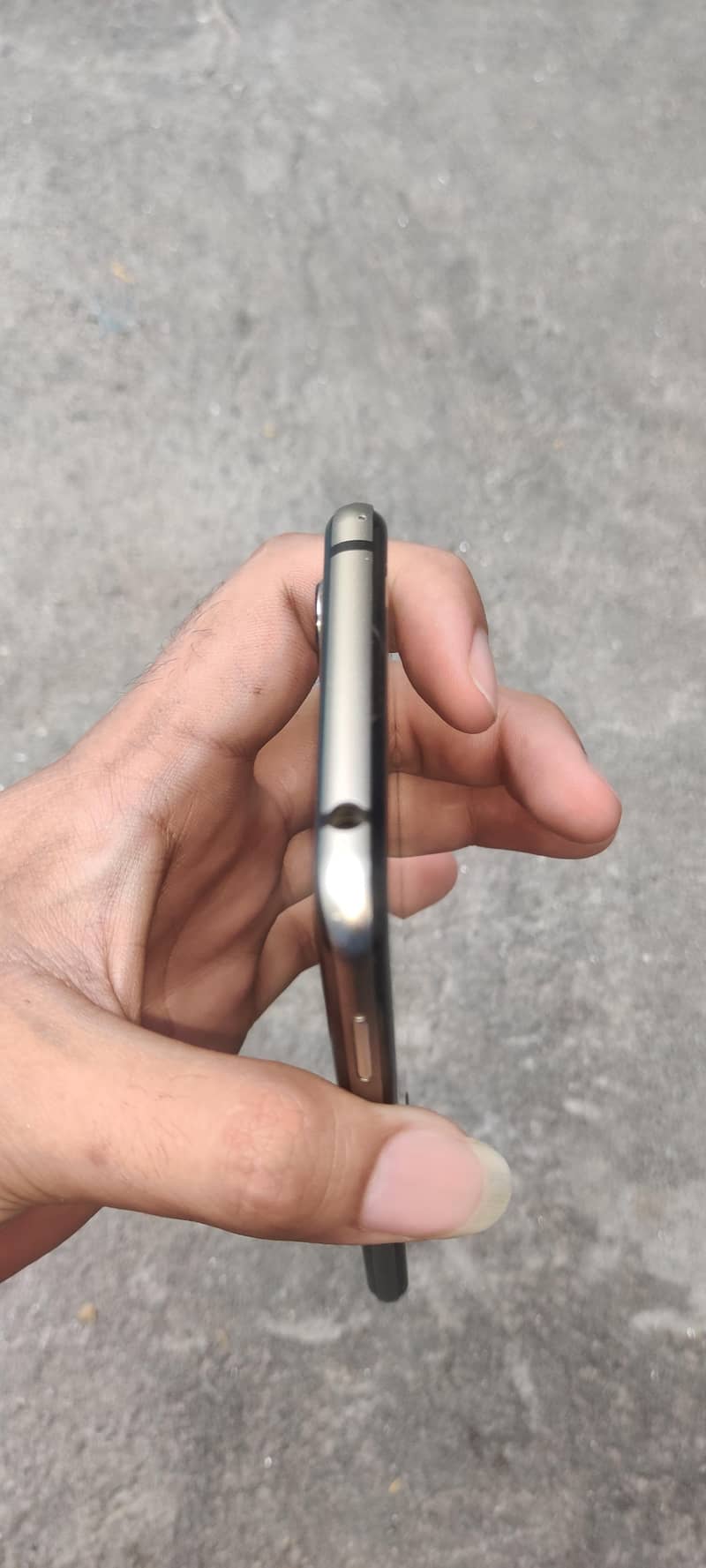 Sharp Aquos R3 3