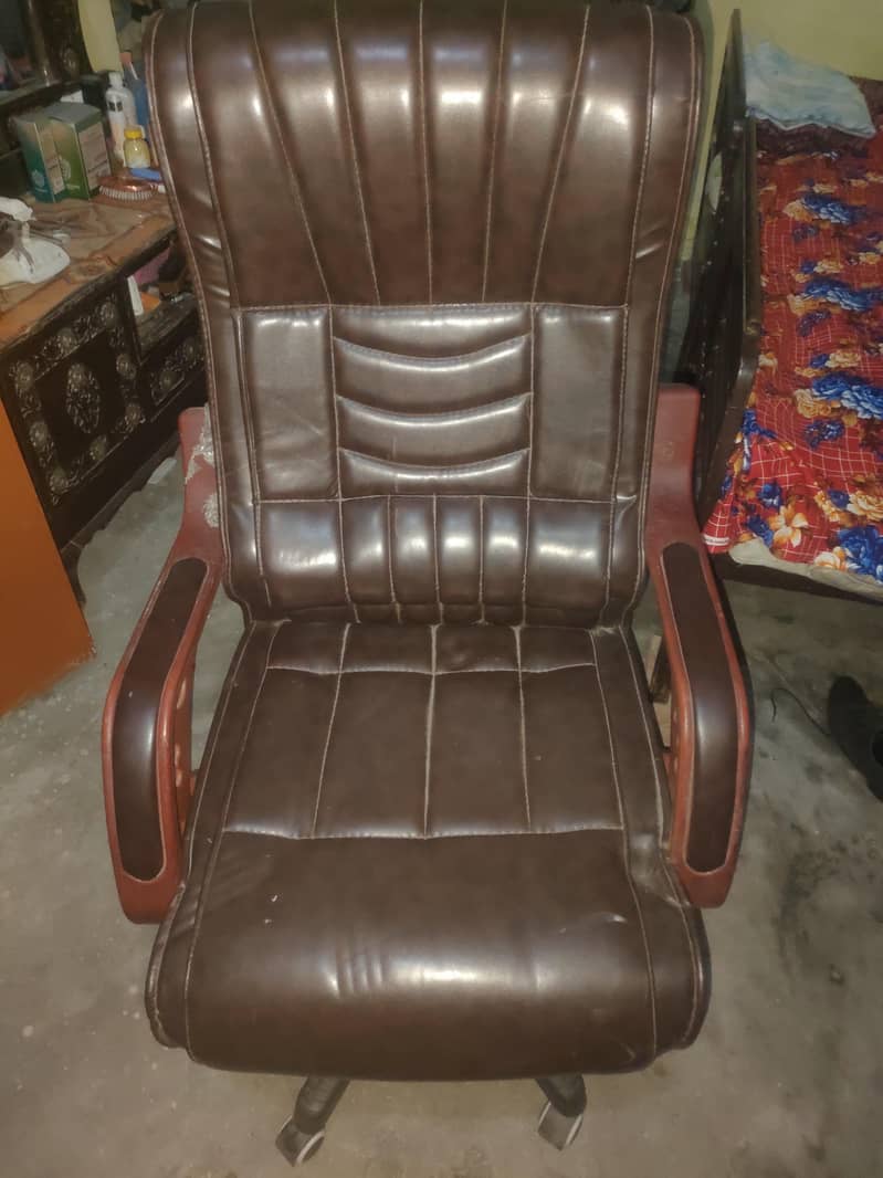 executive chair 1