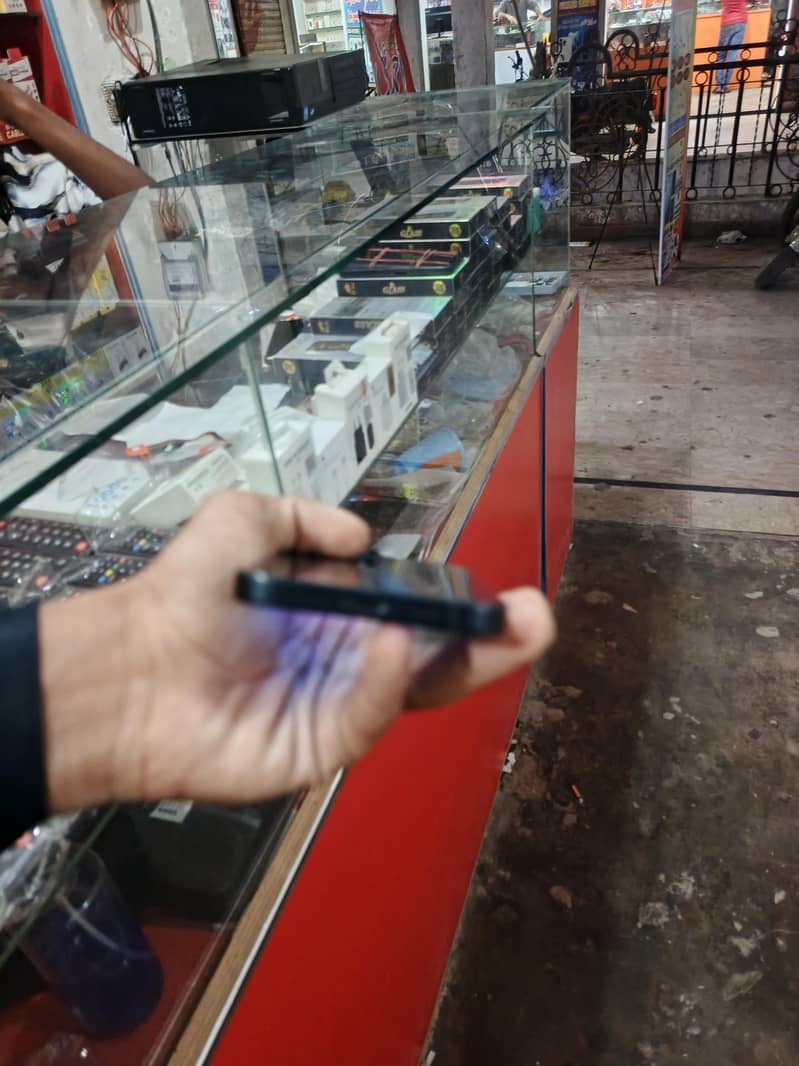 Apple iPhone 14 3