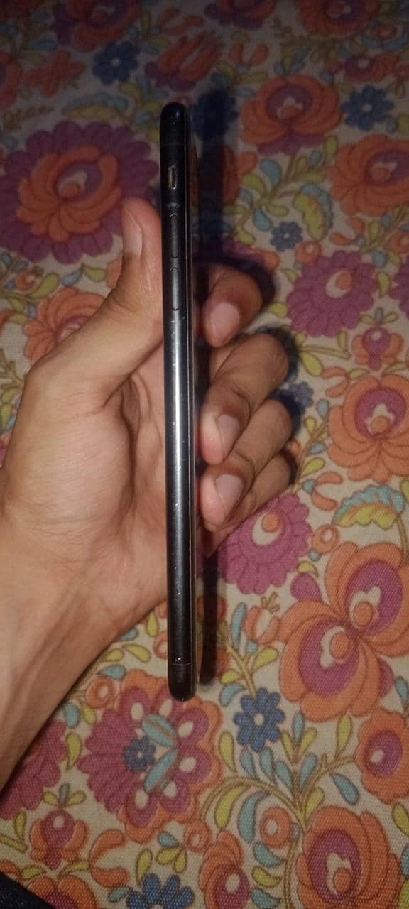 Apple iPhone 7 Plus 1