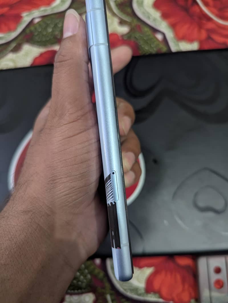 Google Pixel 7a 5