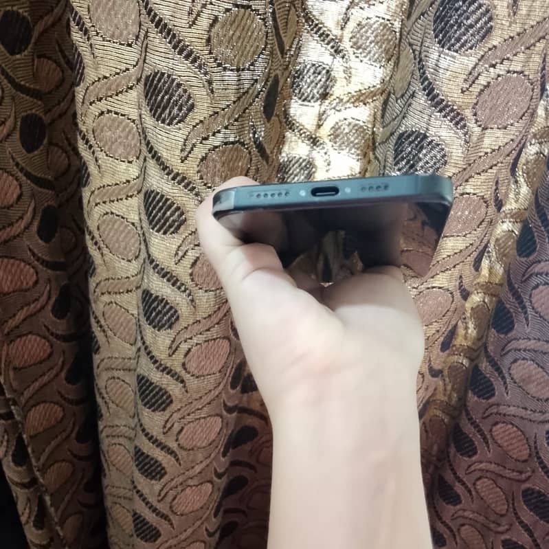 Apple iPhone 15 plus 3
