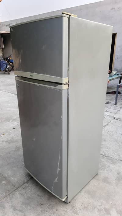 Hair double door refrigerator in best condition not repir