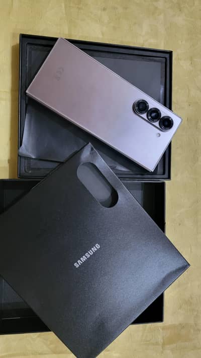 Samsung Z Fold 6 12gb 512gb sim time available