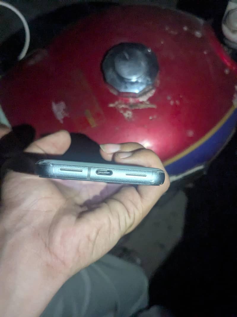 Google Pixel 8 2