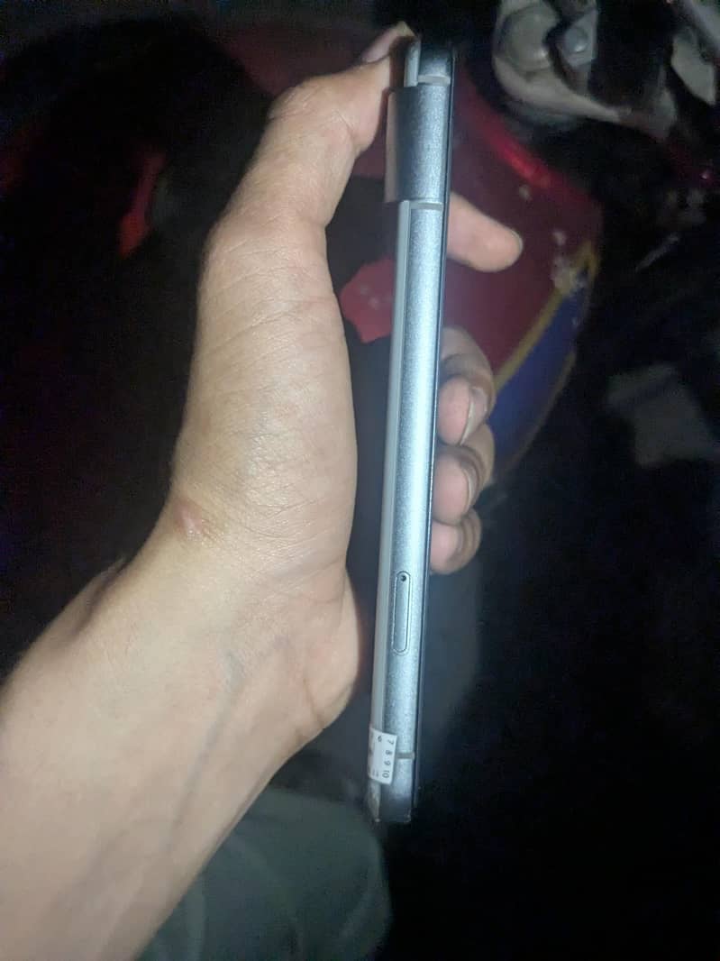 Google Pixel 8 4