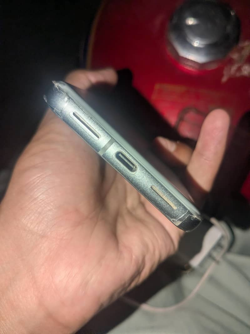 Google Pixel 8 5