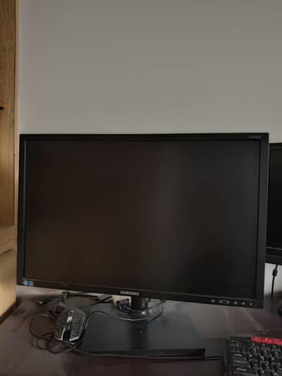 Computer LCD 24 inch for sale