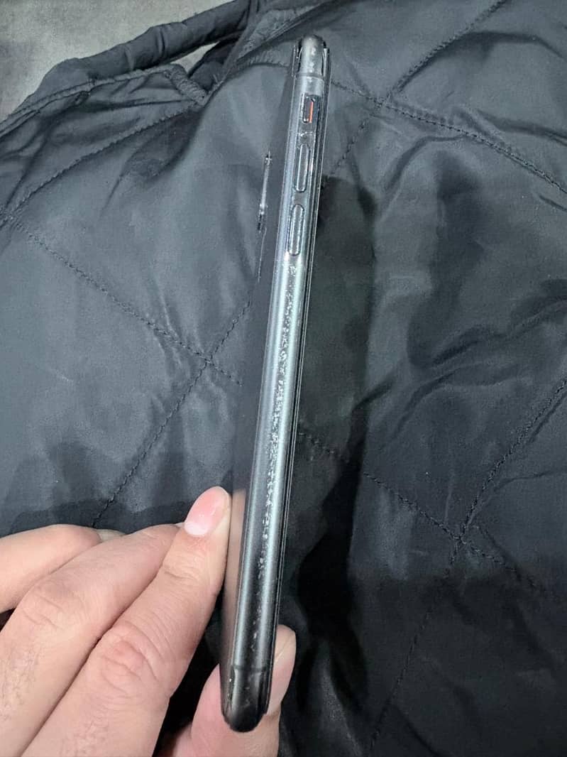 Apple iPhone X 3