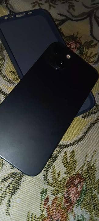 Apple iPhone 13 4