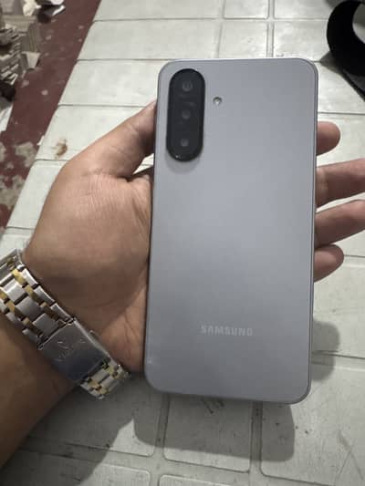 Galaxy A17 Samsung 256 gb 8 months warranty pending only 4 months Used