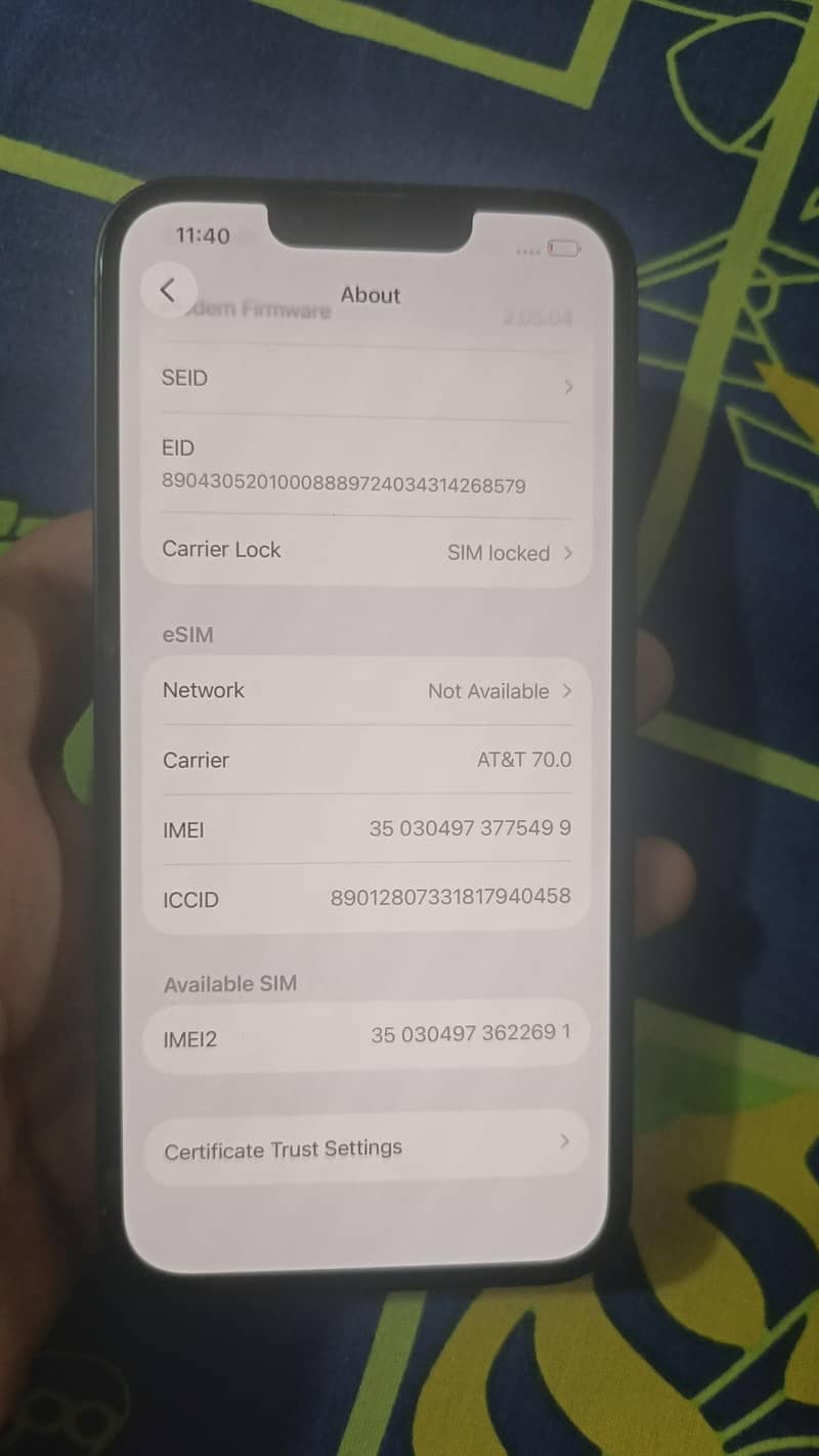 Apple iPhone 16e 2