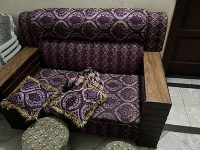 7 seater sofa set available for urgent sell