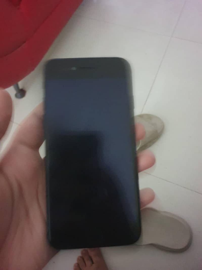 Apple iPhone 7 0
