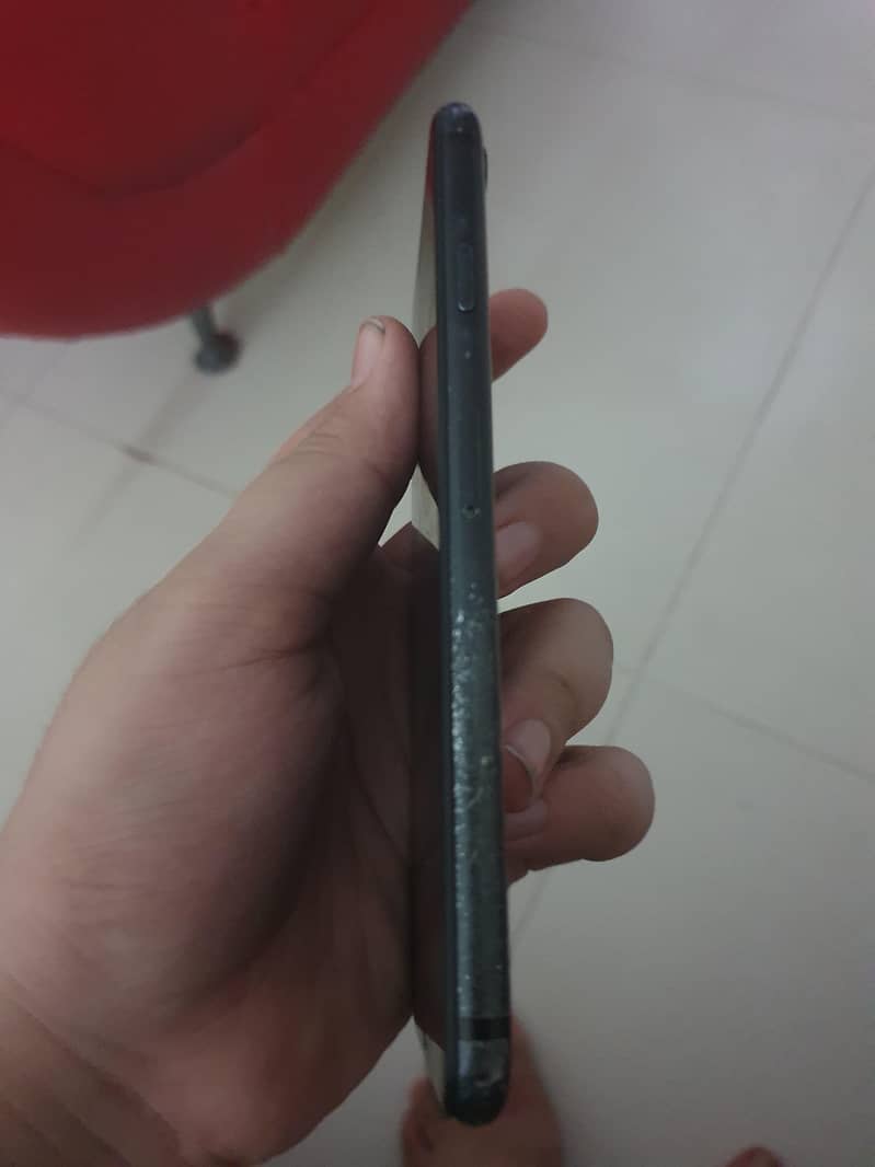 Apple iPhone 7 1