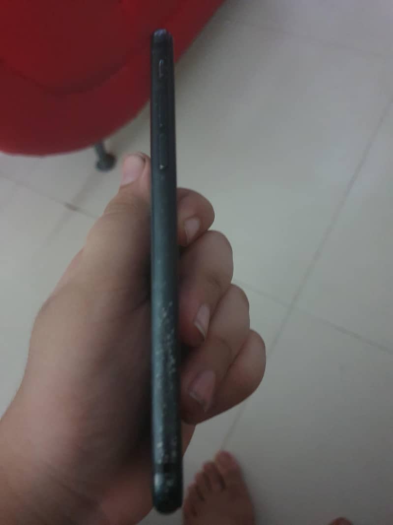 Apple iPhone 7 3